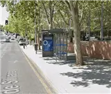 Marquesina publicitaria en la calle de Silvano, junto a la M-40 y al Liceo Francés, Madrid
